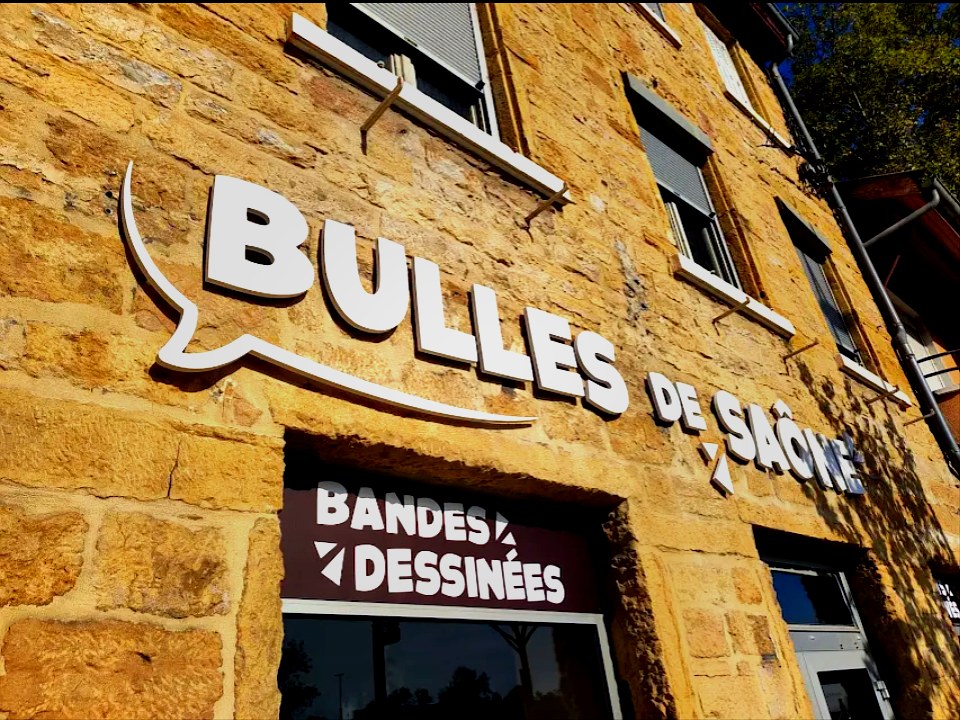 Lettres découpées en relief — Bulles de Sacs